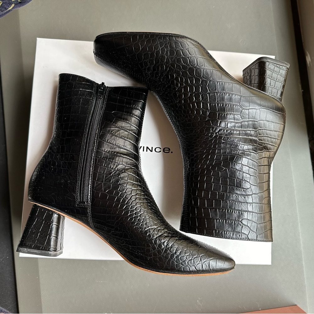 Vince Koren Black Croc ankle bootie - size US 7!